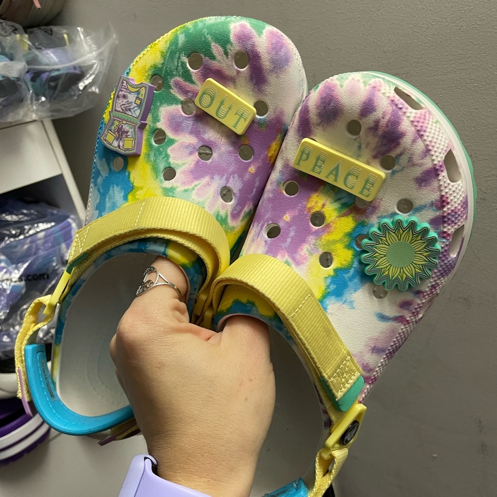 Peace our hiker crocs m8 w10